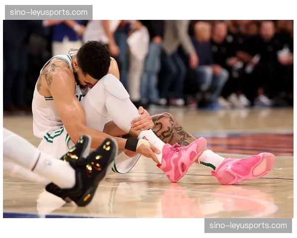 凯尔特人塔图姆右脚跟腱断裂复出 首场季后赛贡献25分11篮板